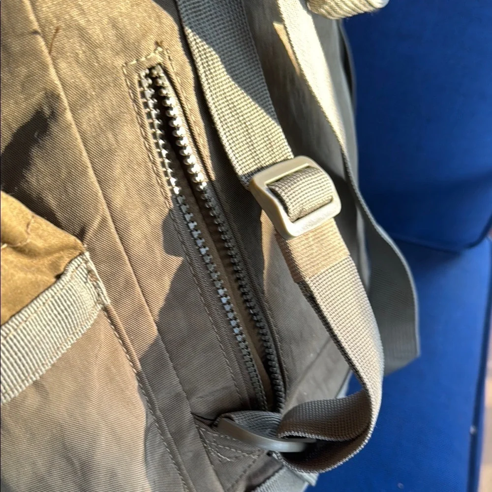 Tommy Bahama Green Backpack with Durable Construction